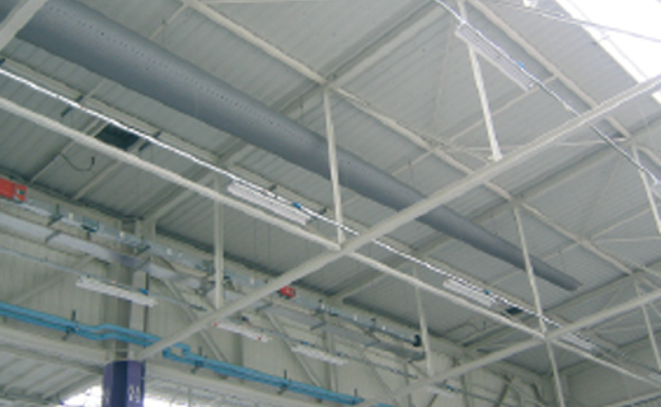 Les conduits textiles perforés bien adaptés à la diffusion d'air dans les locaux de grand volume