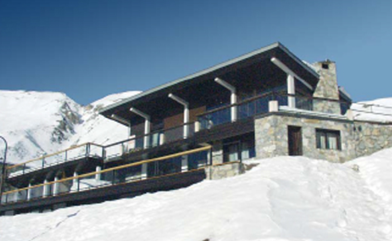 Chaufferie bois et mini réseau de chaleur pour cinq chalets de montagne