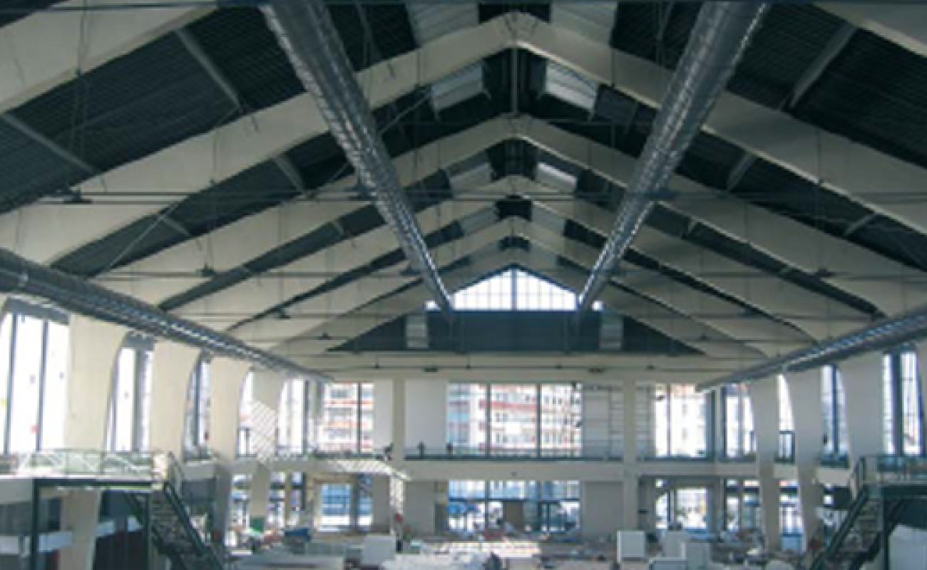 Grand marché de Vichy - L’air traité diffusé par quatre conduits perforés de 76 m de longueur