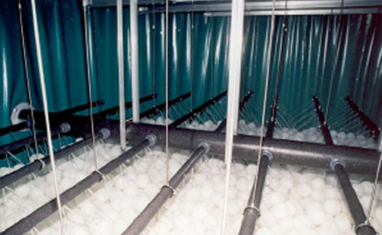 Montage hydraulique et stratégie d’exploitation d’un stockage de froid